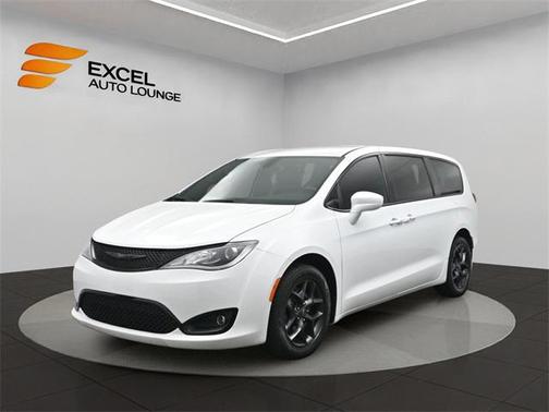 2020 Chrysler Pacifica Touring
