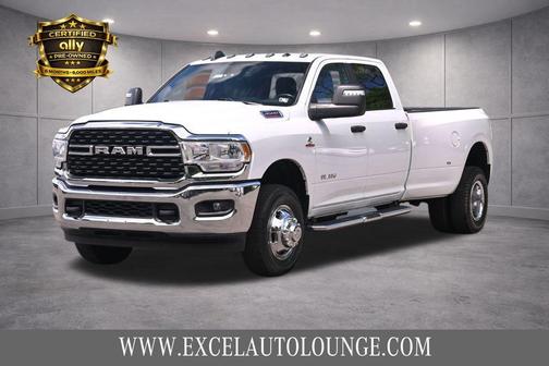 Bright White Clearcoat 2024 RAM 3500 Big Horn Crew Cab 4x4 8' Box