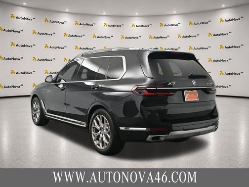 Black Sapphire Metallic 2023 BMW X7 xDrive40i