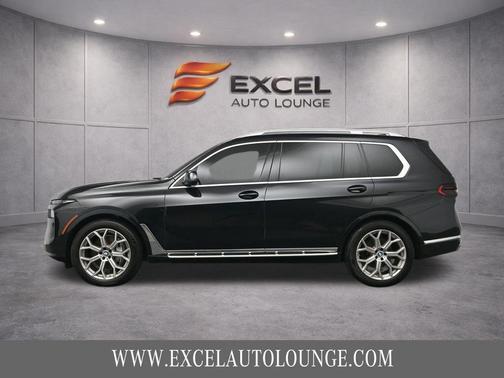 Black Sapphire Metallic 2023 BMW X7 xDrive40i