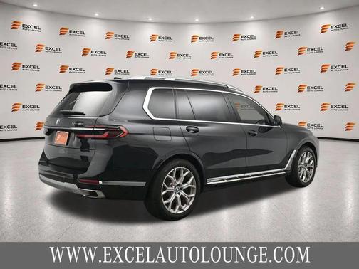 Black Sapphire Metallic 2023 BMW X7 xDrive40i