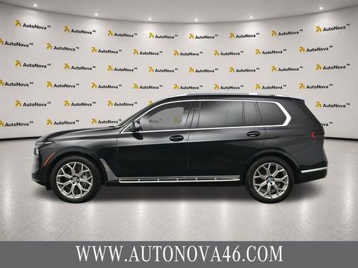 Black Sapphire Metallic 2023 BMW X7 xDrive40i