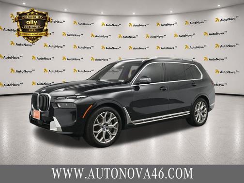 Black Sapphire Metallic 2023 BMW X7 xDrive40i