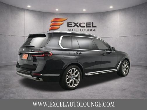 Black Sapphire Metallic 2023 BMW X7 xDrive40i