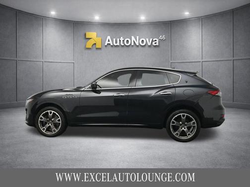 Nero Ribelle Metallic 2023 Maserati Levante Modena