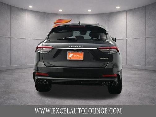 Nero Ribelle Metallic 2023 Maserati Levante Modena