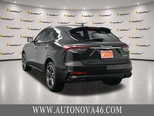 Nero Ribelle Metallic 2023 Maserati Levante Modena