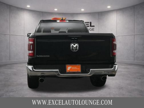 Diamond Black Crystal Pearlcoat 2024 RAM 1500 Laramie