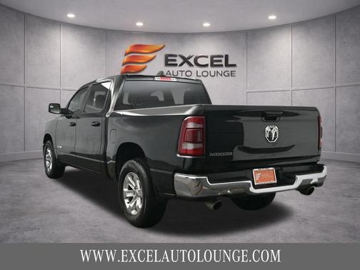Diamond Black Crystal Pearlcoat 2024 RAM 1500 Laramie