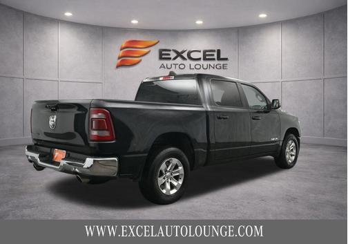 Diamond Black Crystal Pearlcoat 2024 RAM 1500 Laramie