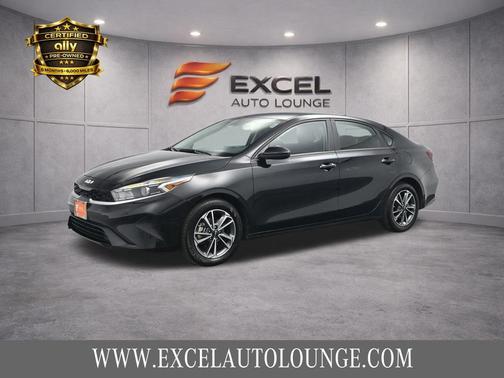 Aurora Black 2024 Kia Forte LXS