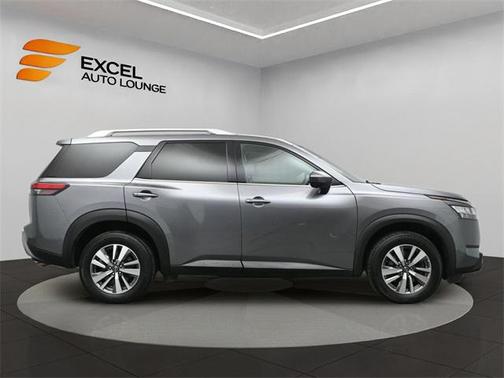 2022 Nissan Pathfinder SL 4WD