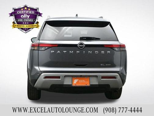 2022 Nissan Pathfinder SL 4WD