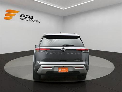 2022 Nissan Pathfinder SL 4WD