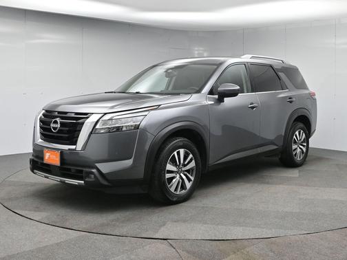 2022 Nissan Pathfinder SL 4WD