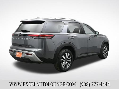 2022 Nissan Pathfinder SL 4WD