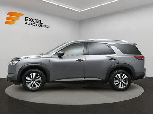 2022 Nissan Pathfinder SL 4WD