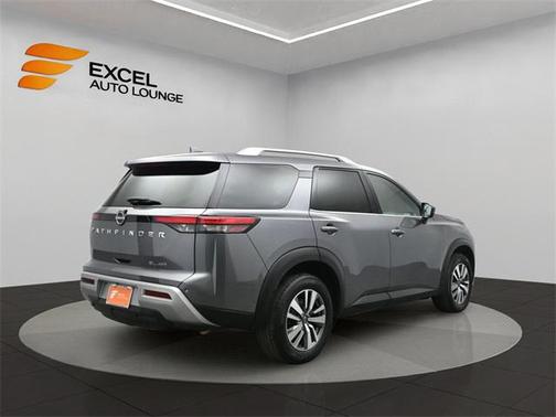 2022 Nissan Pathfinder SL 4WD