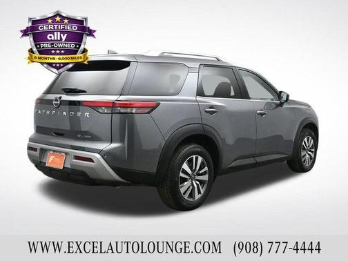 2022 Nissan Pathfinder SL 4WD