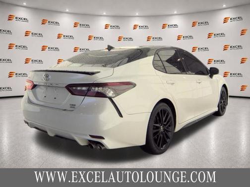 Wind Chill Pearl/Midnight Black Metallic 2021 Toyota Camry XSE