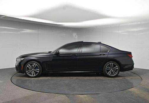 2022 BMW 750 i xDrive