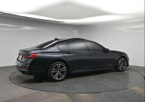 2022 BMW 750 i xDrive