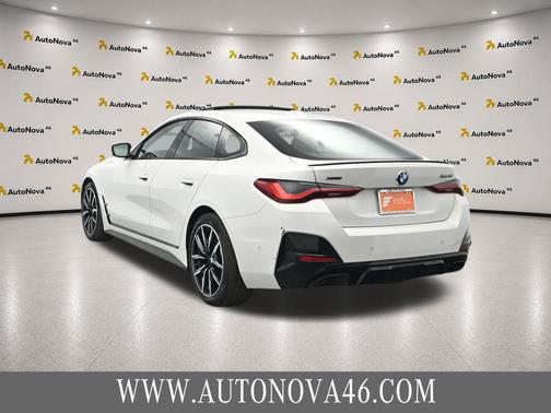 Alpine White 2023 BMW M440 i xDrive