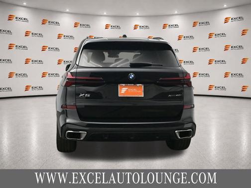 Black Sapphire Metallic 2024 BMW X5 xDrive40i