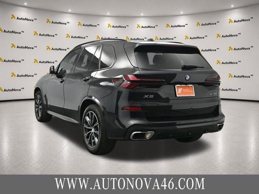 Black Sapphire Metallic 2024 BMW X5 xDrive40i