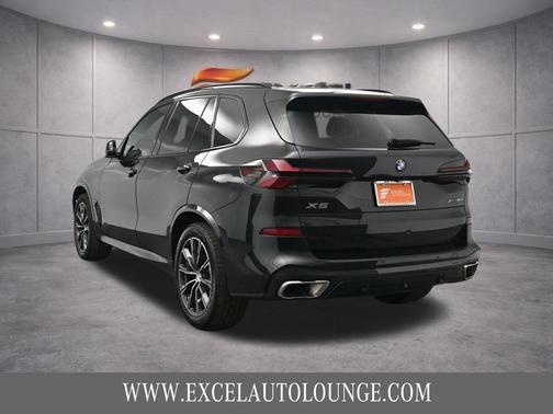 Black Sapphire Metallic 2024 BMW X5 xDrive40i