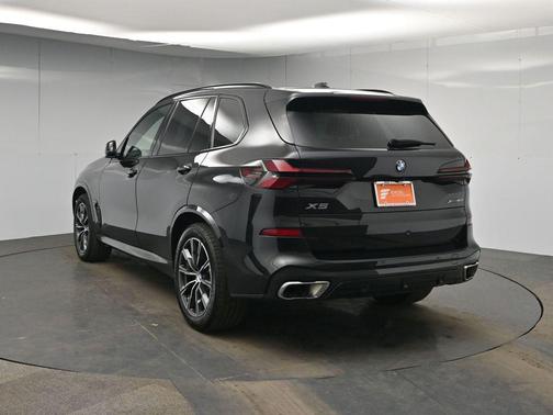 Black Sapphire Metallic 2024 BMW X5 xDrive40i