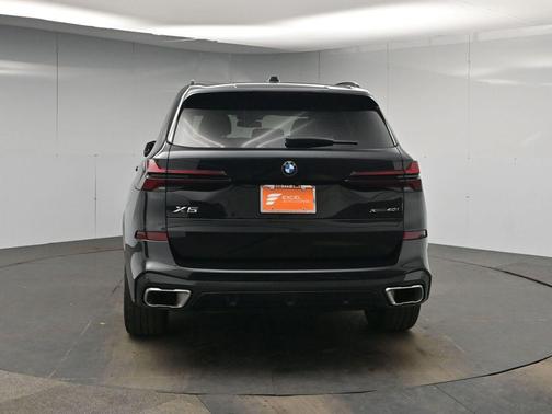 Black Sapphire Metallic 2024 BMW X5 xDrive40i