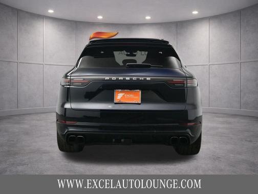 Moonlight Blue Metallic 2021 Porsche Cayenne Turbo