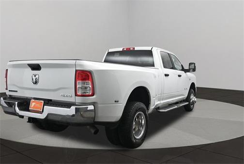 2024 RAM 3500 Big Horn Crew Cab 4x4 8' Box