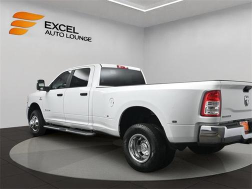 2024 RAM 3500 Big Horn Crew Cab 4x4 8' Box