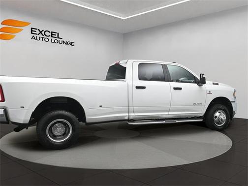 2024 RAM 3500 Big Horn Crew Cab 4x4 8' Box