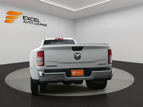 2024 RAM 3500 Big Horn Crew Cab 4x4 8' Box