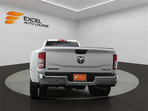 2024 RAM 3500 Big Horn Crew Cab 4x4 8' Box