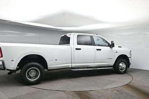 2024 RAM 3500 Big Horn Crew Cab 4x4 8' Box