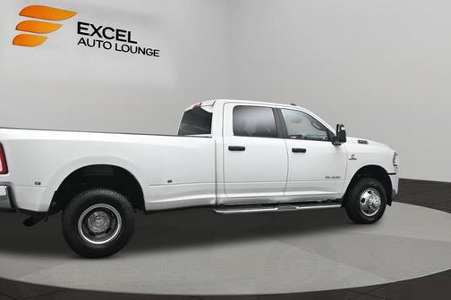 2024 RAM 3500 Big Horn Crew Cab 4x4 8' Box