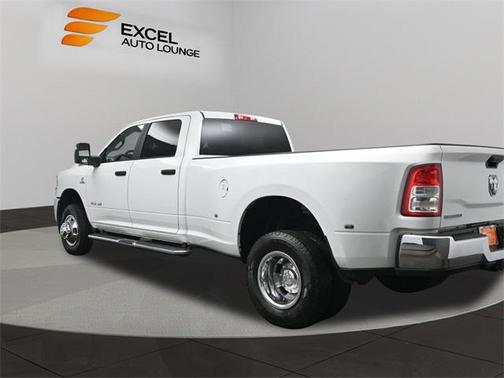 2024 RAM 3500 Big Horn Crew Cab 4x4 8' Box