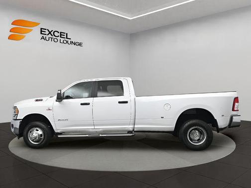 2024 RAM 3500 Big Horn Crew Cab 4x4 8' Box