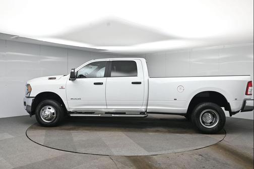 2024 RAM 3500 Big Horn Crew Cab 4x4 8' Box