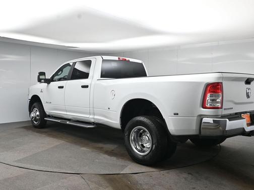 2024 RAM 3500 Big Horn Crew Cab 4x4 8' Box