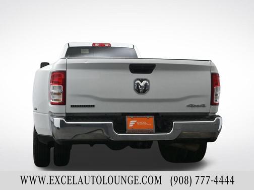 2024 RAM 3500 Big Horn Crew Cab 4x4 8' Box