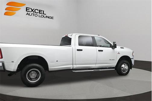 2024 RAM 3500 Big Horn Crew Cab 4x4 8' Box
