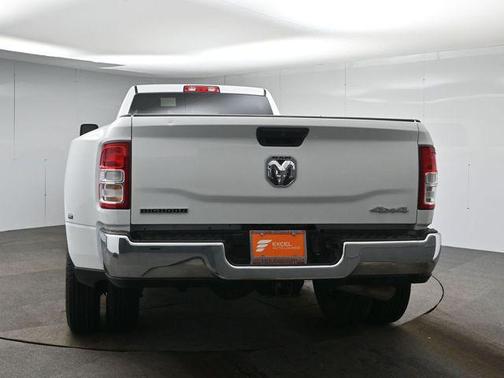 2024 RAM 3500 Big Horn Crew Cab 4x4 8' Box