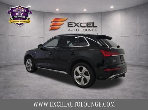 Mythos Black Metallic 2023 Audi Q5 45 S line Premium Plus