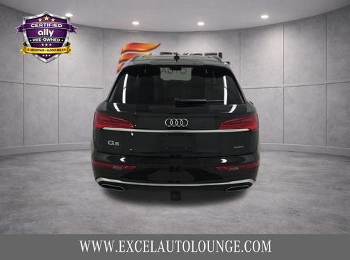 Mythos Black Metallic 2023 Audi Q5 45 S line Premium Plus