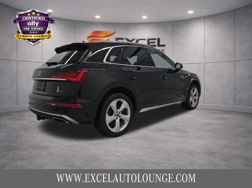 Mythos Black Metallic 2023 Audi Q5 45 S line Premium Plus